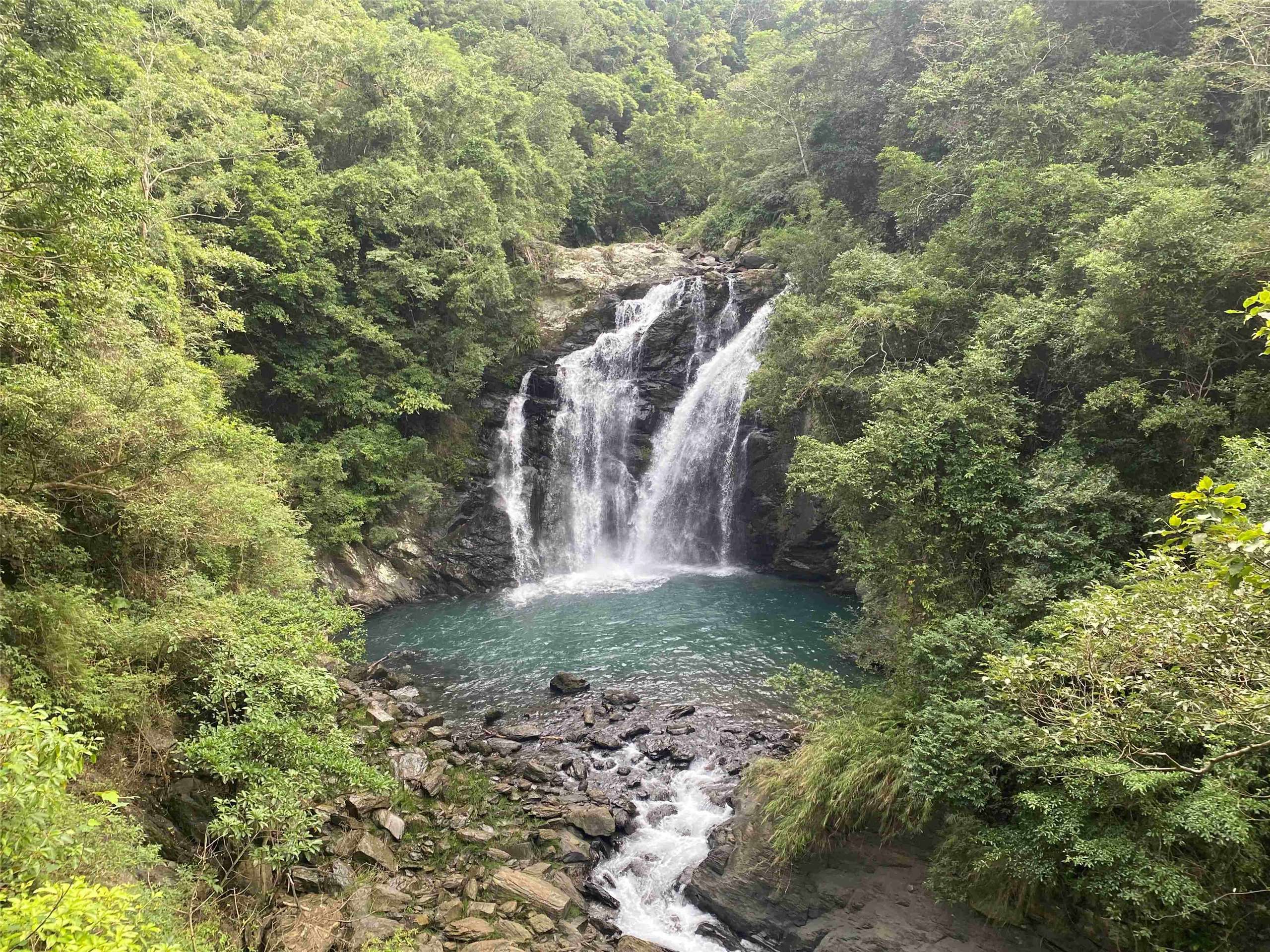 雙流國家森林遊樂區-飛瀑溪流與排灣文化交織的避暑秘境