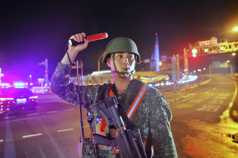 漢光42演習針對已通車的淡江大橋，軍方前推阻絕演練，防範敵軍自八里或台北港直衝政經中樞。