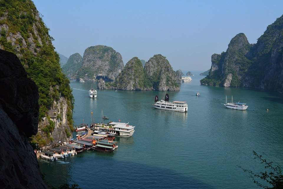 越南熱門旅遊景點下龍灣。 (圖:Pixabay)