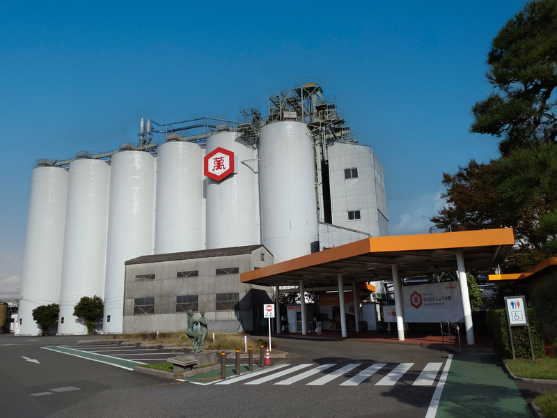 龜甲萬位於日本千葉縣的醬油工廠，是日本食品產業中最早開拓海外市場的企業之一，目前產品已銷售至全球100多個國家與地區。
（龜甲萬提供）