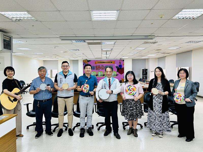 社團法人新竹市竹科管理協會以『Happy to Chat』優勢處方計劃，參與教育部永續發展學習圈活動，結合正向心理學與品格優勢教育，透過品格優勢取向工作坊、社區互動及宣導活動，提升新竹科技族群心理健康、社會連結與心理韌性，建立終身學習支持網絡，促進全民健康福祉與永續發展。(竹科管理協會與金車文教基金會提供)