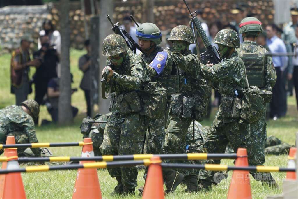 กระทรวงกลาโหมไต้หวันเผย รับสมัครทหารเกินเป้า อัตราทหารอยู่รับราชการต่อเพิ่มขึ้น 86.7%  (ภาพ CNA)
