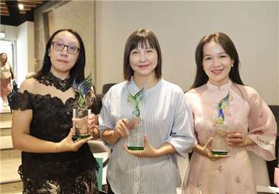 วันครูไต้หวัน นครเกาสงมอบรางวัลยกย่อง 3 ครูผู้ตั้งถิ่นฐานใหม่ สืบสานภาษาแม่ (ภาพ CNA)
