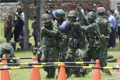 กระทรวงกลาโหมไต้หวันเผย รับสมัครทหารเกินเป้า อัตราทหารอยู่รับราชการต่อเพิ่มขึ้น 86.7%  (ภาพ CNA)
