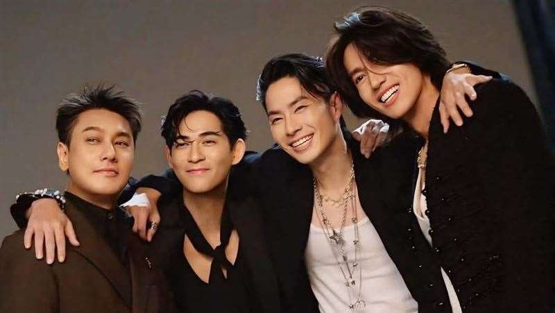 ปล่อยโฮกันทั้งบาง! เมื่อ F4 เตรียมกลายเป็น F3 เพราะความพูดมากเกินเหตุของหนุ่มเคน จูเสี้ยวเทียน (ซ้ายสุด) ภาพจาก B'in Music