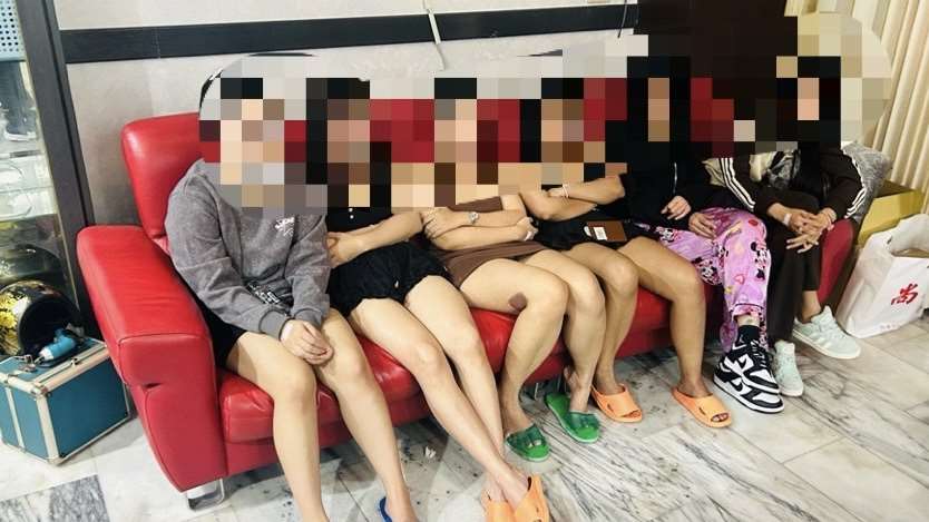 จับอีก 6 หญิงไทย นวดแฝงค้ากามที่ไถหนาน พบของกลางถุงยางหลายร้อยชิ้นและยาเสพติด