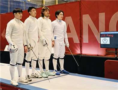4 หนุ่มนักฟันดาบทีมเอเป้ชายของไต้หวัน (ซ้ายไปขวา) สวีจิ้งเหวิน, อู๋จวิ้นหมิง, เก่ออี้หลู และหลี่ร่าง ร่วมกันสร้างประวัติศาสตร์ในการทะลุเข้ารอบรองฯ ของศึกฟันดาบเวิร์ลคัพ 2025 (ภาพจากเว็บไซต์ UDN)