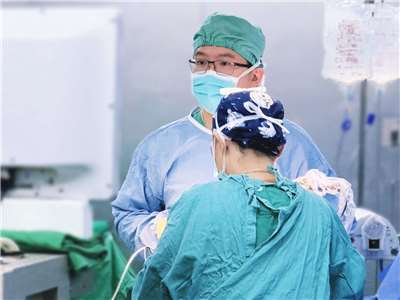  เทคนิคผ่าตัดกระดูกสันหลังแบบแผลเล็ก