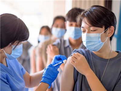 เริ่ม ก.ย. เด็กนักเรียนชายชั้นมัธยมต้นฉีดวัคซีน HPV ฟรี นักเรียนกว่า 110,000 รายรับอานิสงส์ (ภาพจาก businesstoday)