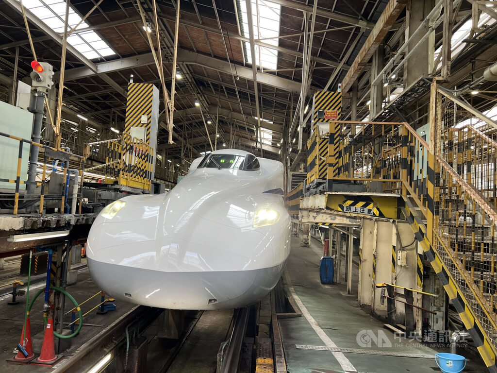 ไต้หวันเตรียมนำเข้ารถไฟความเร็วสูงรุ่นใหม่ ลดเสียงรบกวน ลดแรงสั่น ประหยัดพลังงาน  ระยะเบรกฉุกเฉินสั้นลง (ภาพ CNA)
