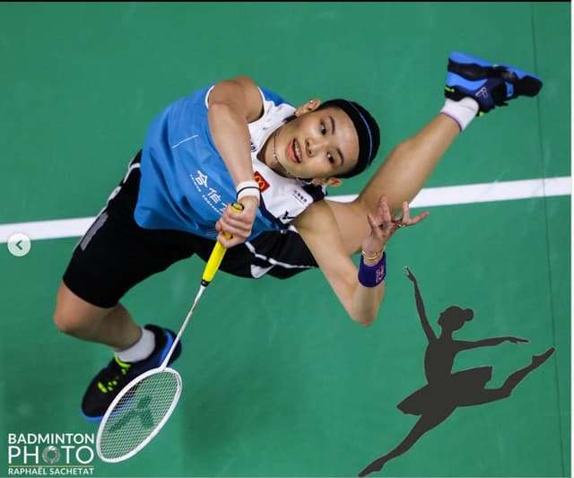 ต่าย หรือ ไต้จืออิ่ง นักแบดหญิงเดี่ยวไต้หวัน ได้รับการยกย่องจากสื่ออังกฤษว่าเป็นนักแบดมินตันระดับตำนาน หลังคะแนนสะสมของเจ้าตัวกลายเป็นศูนย์เนื่องจากพักรักษาตัวจากอาการบาดเจ็บนานเกินไป (ภาพจาก Badminton Photo)