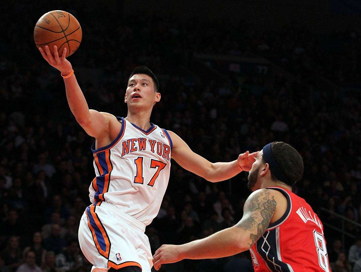 หลินซูหาว หรือ เจเรมี หลิน สามารถลุกจากม้านั่งสำรองมาพา New York Knicks ชนะติดต่อกันถึง 7 เกม ในการแข่งขัน NBA สร้างปรากฏการณ์ "Linsanity" ที่โด่งดังไปทั่วโลกในปี 2012