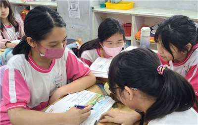 นักเรียนลูกหลานผู้ตั้งถิ่นฐานใหม่ในระดับอนุบาล ประถม มัธยม มีแนวโน้มลดลงในรอบ 5 ปี  (ภาพ กองการศึกษานครนิวไทเป)