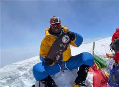 นักปีนเขาชาวไต้หวัน ลวี่จงฮั่น (呂忠翰) สามารถพิชิตยอดเขา Lhotse ซึ่งเป็นภูเขาสูงเป็นอันดับ 4 ของโลกได้สำเร็จ(photo:Gamania Cheer Up Foundation)