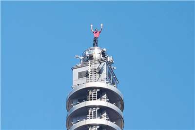 ยอดมนุษย์ !! อเล็กซ์ ฮอนโนลด์ พิชิตยอดตึกไทเป 101 ด้วยมือเปล่า ไร้อุปกรณ์นิรภัยใดๆ