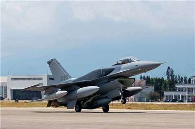 กู้ลี่สงเผยความคืบหน้าส่งมอบ F-16V ไต้หวัน ลุ้นเครื่องบินใหม่ทยอยถึงปลายปีนี้ (photo: Facebook ประธานาธิบดีไล่ชิงเต๋อ)