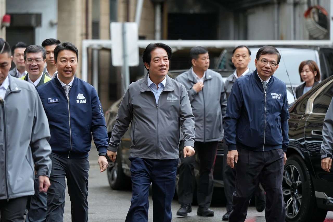 สีจิ้นผิงต่อสายตรงหารือทรัมป์ในประเด็นไต้หวัน ปธน.ไล่ชิงเต๋อชี้ ความสัมพันธ์ไต้หวัน จีน และสหรัฐฯ ยังคงยึด 4 หลักการไม่เปลี่ยน และการยอมรับฉันทามติ 1992 เท่ากับผลักดันการรวมชาติ