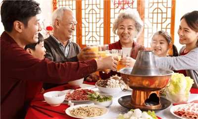 กินหนัก นอนดึกช่วงตรุษจีน ระวัง “กลุ่มอาการหลังตรุษจีน” ถามหา (ภาพจาก commonhealth.com.tw)