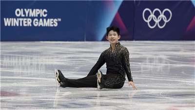 หลี่อวี่เสียง นักสเก็ตลีลาหนุ่มดาวรุ่งวัย 19 ปีของไต้หวัน ซึ่งก้าวขึ้นสู่เวทีโอลิมปิกฤดูหนาวเป็นครั้งแรก สร้างประวัติศาสตร์ด้วยการผ่านเข้าสู่รอบชิงชนะเลิศได้สำเร็จ