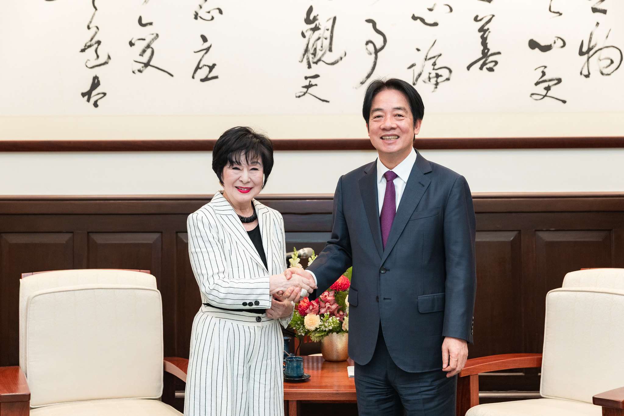 ปธน.ไล่ชิงเต๋อ ให้การต้อนรับอดีตประธานวุฒิสภาญี่ปุ่น หวังไต้หวันญี่ปุ่นกระชับความสัมพันธ์ให้แน่นแฟ้นยิ่งขึ้น เพื่อประโยชน์ร่วมกันของทั้งสองฝ่าย