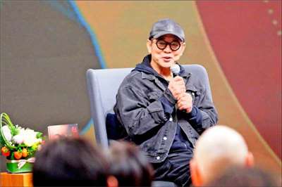 เจ็ต ลี เยือนไต้หวัน พร้อมลูกสาวคนเล็ก พร้อมแก้ข่าวเรื่องเปลี่ยนอวัยวะด้วยมุกอย่างฮา (ภาพจาก ต้าอ้าย)