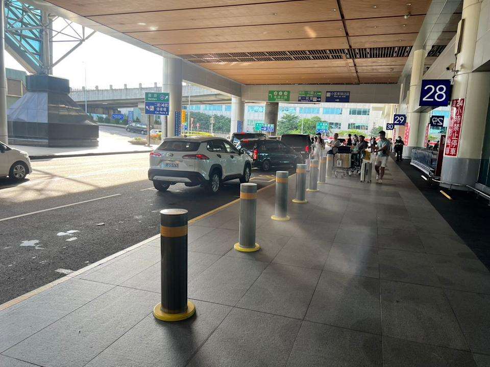 สนามบินเถาหยวน เริ่มใช้ กล้องตรวจจับการทำผิดกฎจราจร จอดเกิน 3 นาทีปรับสูงสุด 1,200 บาท