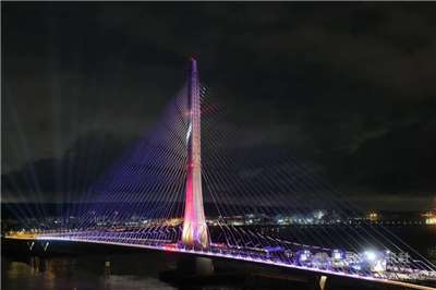 รมว. คมนาคม กล่าวขอบคุณฮีโร่แรงงาน ในพิธีฉลองเปิดใช้สะพานตั้นเจียง