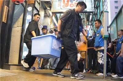 ตร.ฮ่องกงบุกค้นร้านหนังสืออิสระ ทำเนียบประธานาธิบดีไต้หวันแถลงจะเฝ้าติดตามสถานการณ์ในต่อเนื่อง พร้อมยืนหยัดเคียงข้างเสรีภาพในการแสดงความคิดเห็น