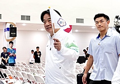ไต้หวันจัดพิธีมอบธงชาติแก่ 482 นักกีฬาลุยเอเชียนเกมส์ ปธน.ไล่ชิงเต๋อย้ำ รัฐบาลจะสนับสนุนเต็มกำลัง (photo: CNA)