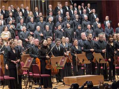 Фото: Лос-Анджелеський філармонічний оркестр після другого концерту в Тайбеї. (Цзян Чжаолунь/Rti)