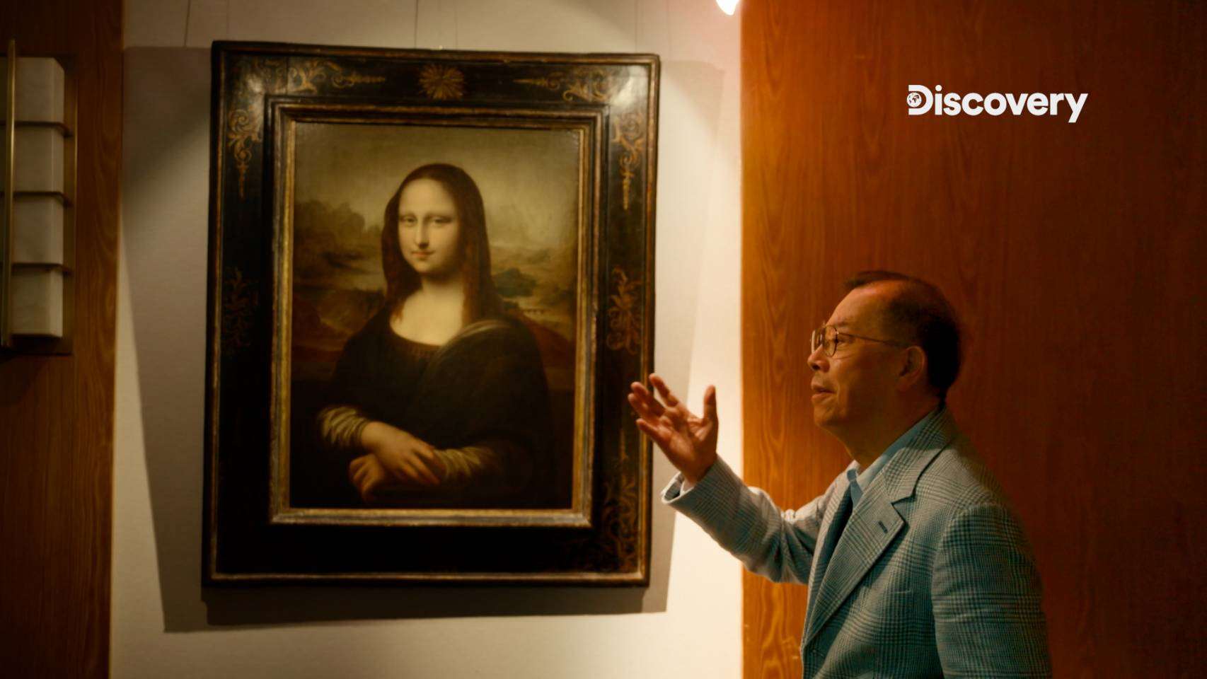 Хуан Чунжень перед «23-річною Моною Лізою». (Discovery Channel Taiwan)