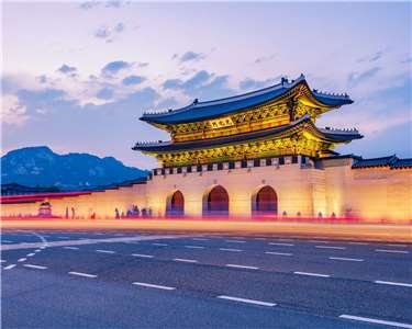 Вʼїздні брами палацу Кьонбоккун у Сеулі. (Фото: CJNattanai/Getty Images Pro via CanvaPro)