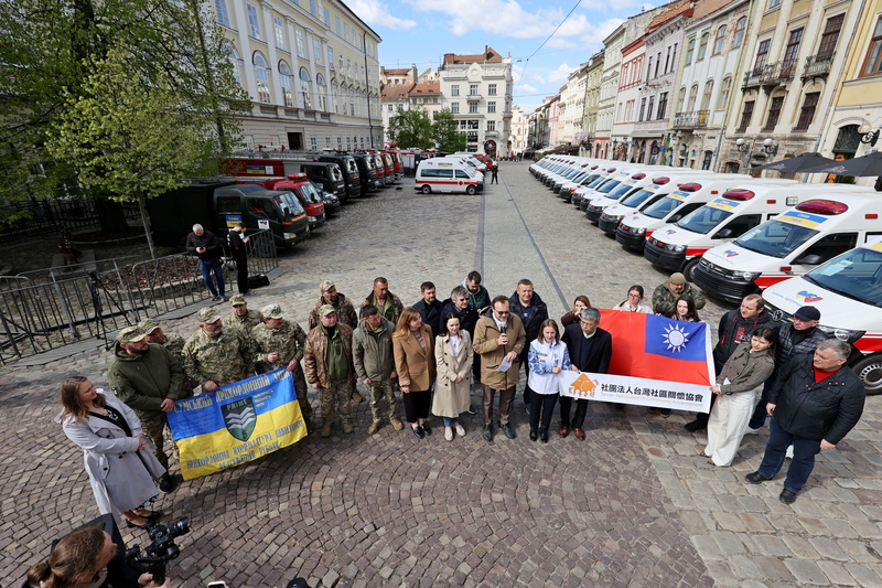 Четверта партія техніки з Тайваню прибула до Львова. (Фото надано Львівською міською радою/CNA)
