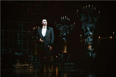 Сцена з мюзиклу «Привид опери». (Фото: KHAM Inc).