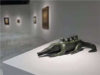 Скульптура Леонори Керрінґтон «Мати завжди права» в експозиції TFAM. (Фото: Цзян Чжаолунь/Rti)