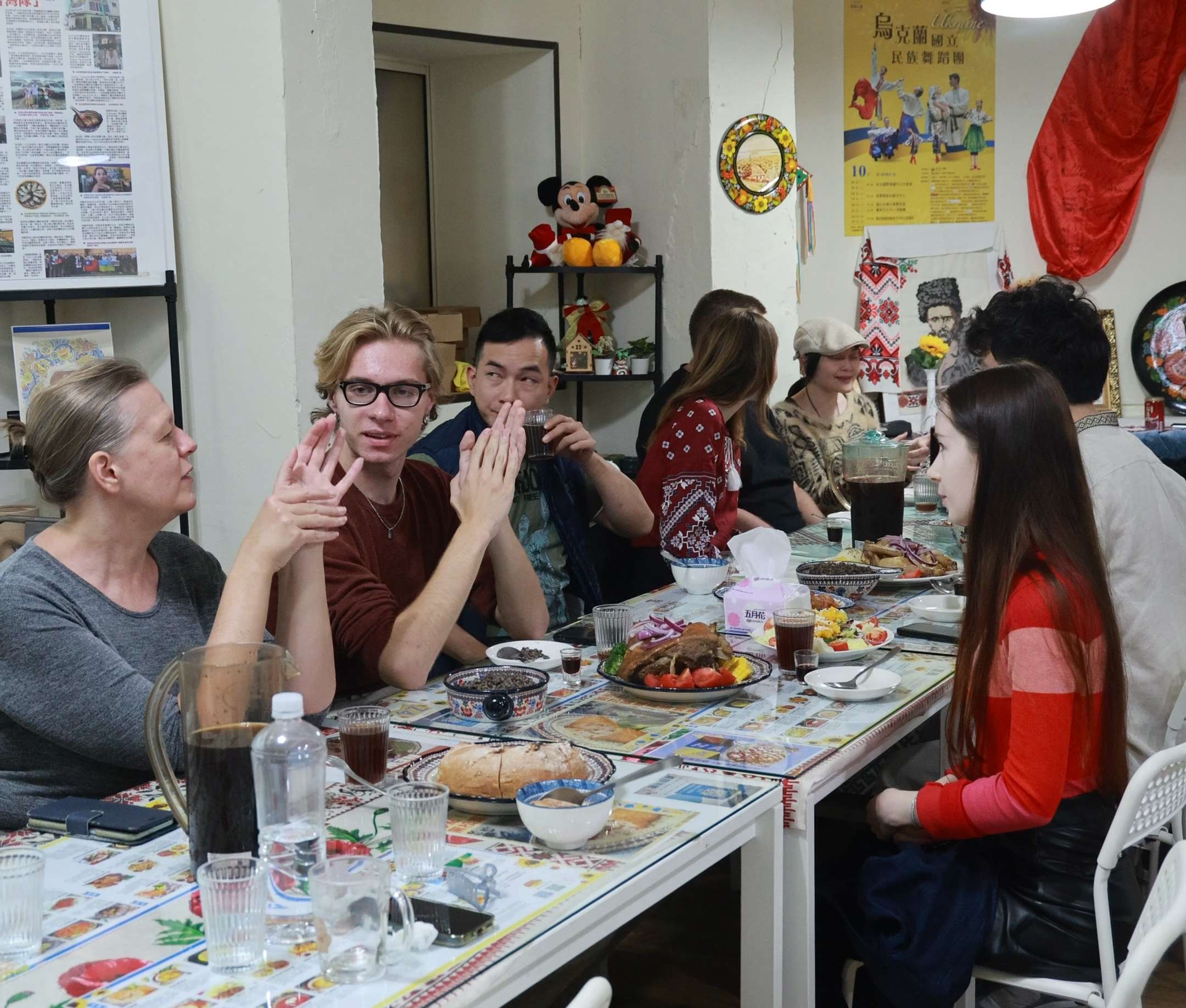 Фото: українська громада в Ґаосюні відсвяткувала Різдво Христове. (Rti)