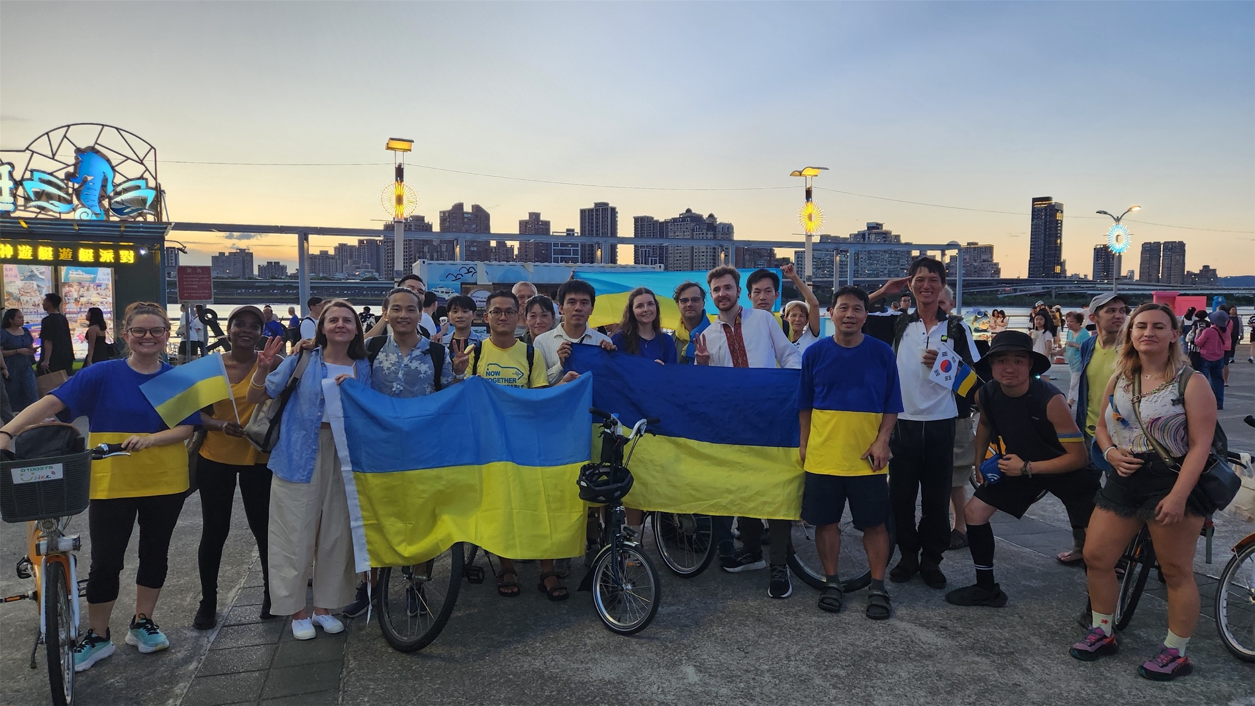 Фото: Цьогоріч до велопробігу Незалежності приєдналися учасники щонайменше з 10 країн. 