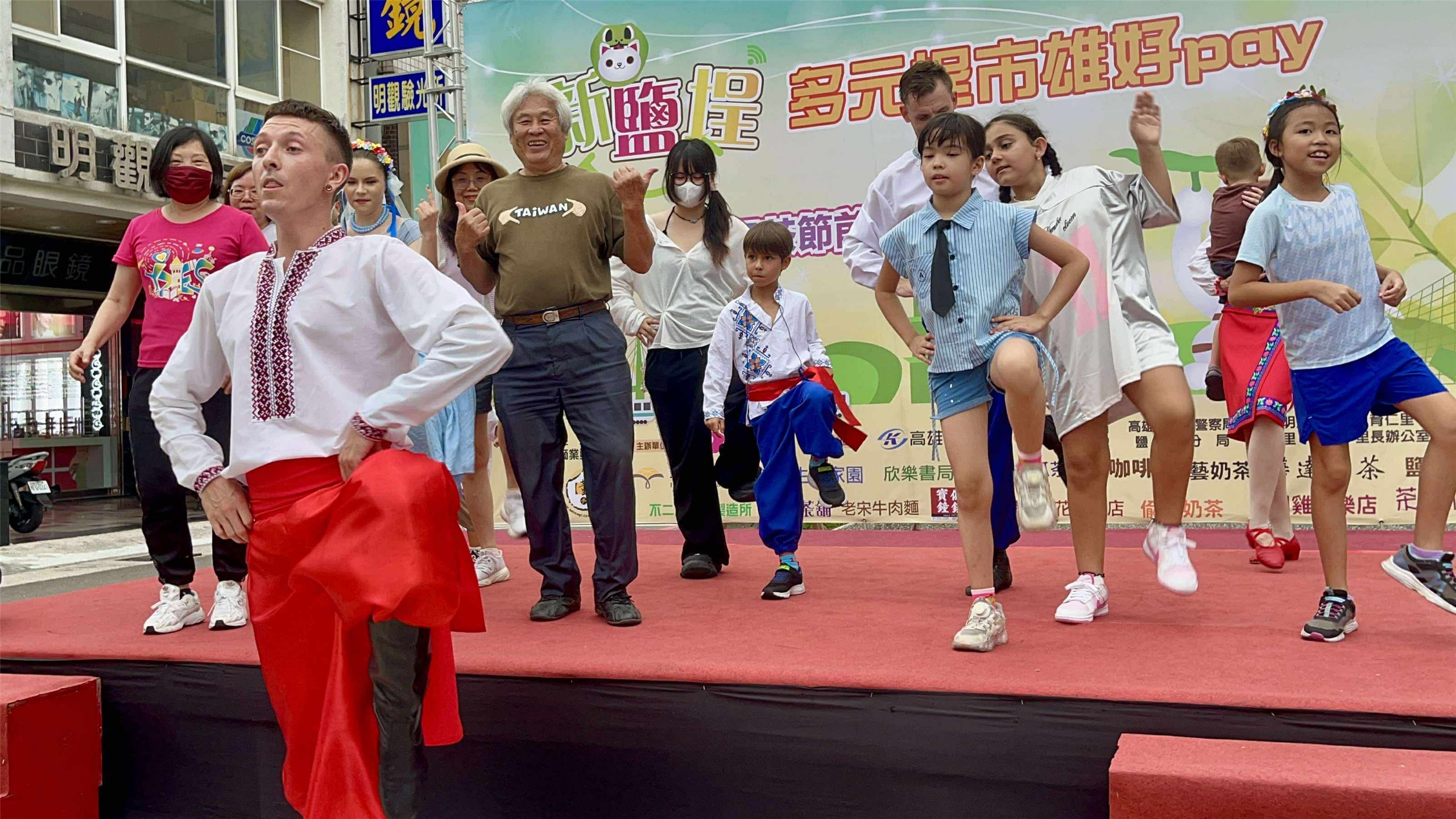 Фото: Український танцювальний майстер-клас на ярмарку в Ґаосюні (Світлана Мінькова)