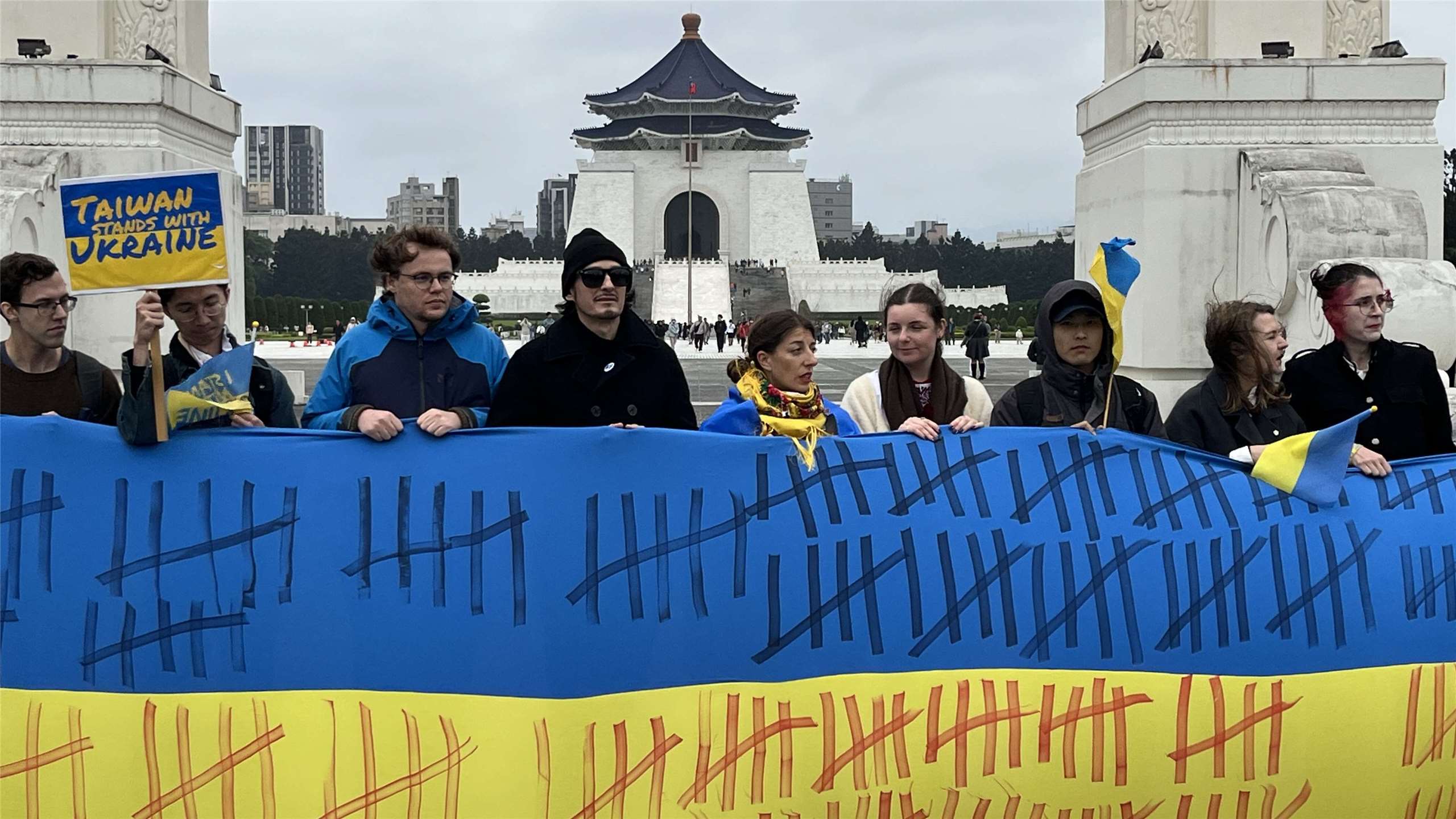 Благодійна акція «Обличчя підтримки: Тайвань і Україна пліч-о-пліч» на площі Свободи в Тайбеї 7 березня 2026 року. (Фото: TSWU)