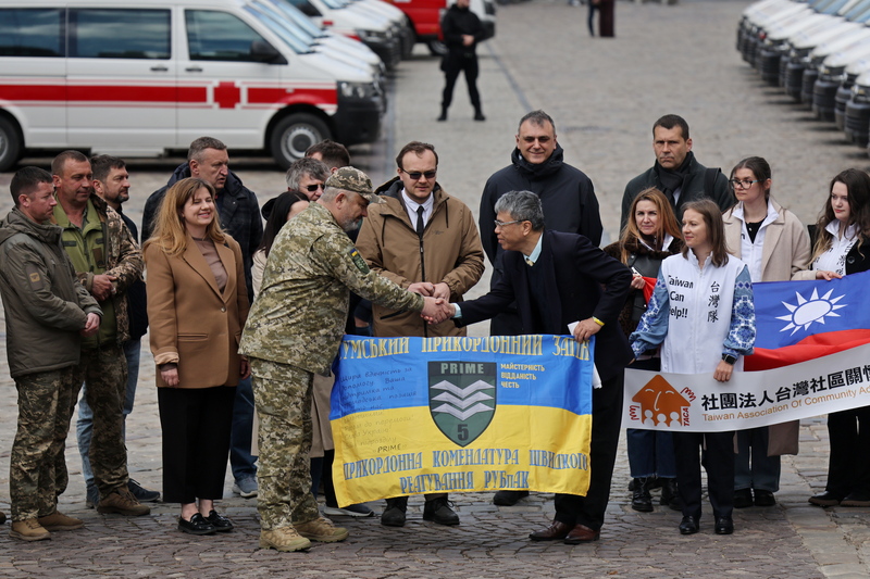 Четверта партія техніки з Тайваню прибула до Львова. (Фото надано Львівською міською радою/CNA)