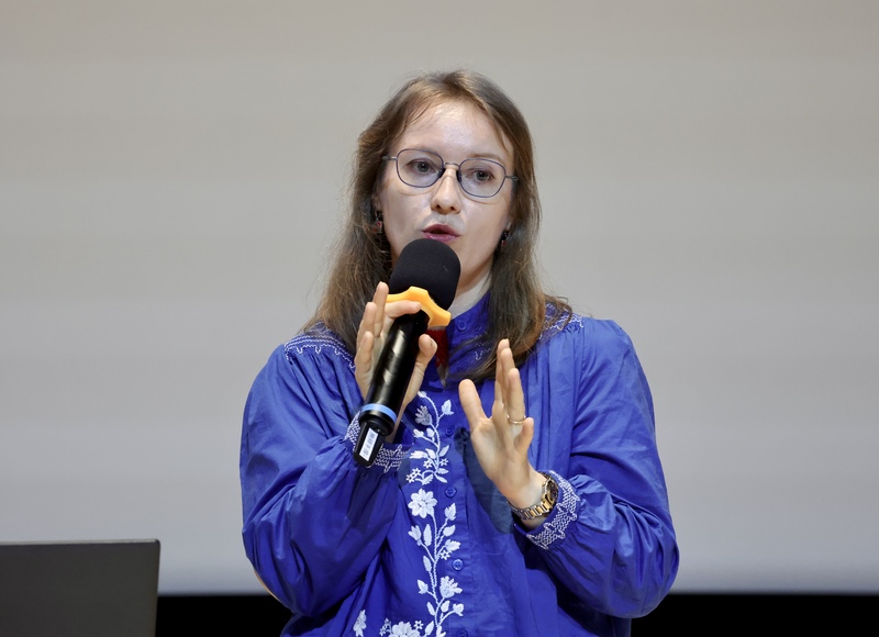Ольга Куліш під час заключної лекції серії «Квіти свободи» в Меморіальному комплексі Чана Кайши. (Фото: CNA)