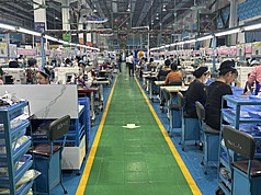 Thiếu hụt nhân lực cũng chính là một trong các thách thức lớn nhất đối với doanh nghiệp nước ngoài đầu tư vào Việt Nam. (Ảnh: CNA)