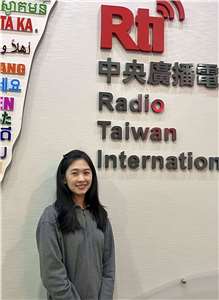 Bạn Lê Trang Thanh - Giáo viên lớp tiếng Hoa và chuyên viên tiếng Việt tại tổ chức One-Forty. (Ảnh: Rti)