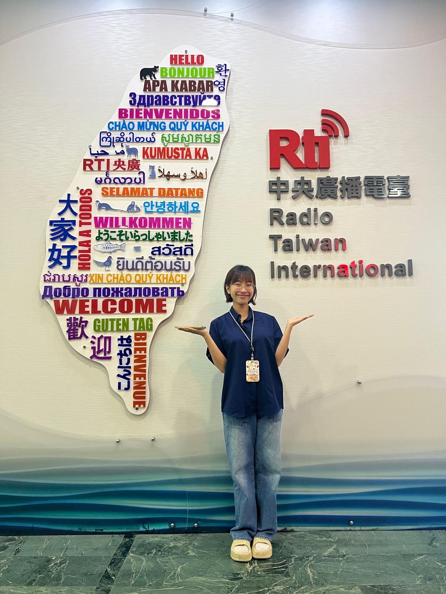 Ngoài thời gian học tập trong trường, Vân Anh cũng tranh thủ ngày cuối tuần để tham gia các hoạt động thiện nguyện, phục vụ cộng đồng. 