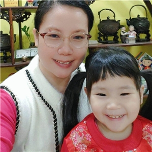 Chị Tô Hồng Tươi và con gái  (Nguồn ảnh:Tô Hồng Tươi)  