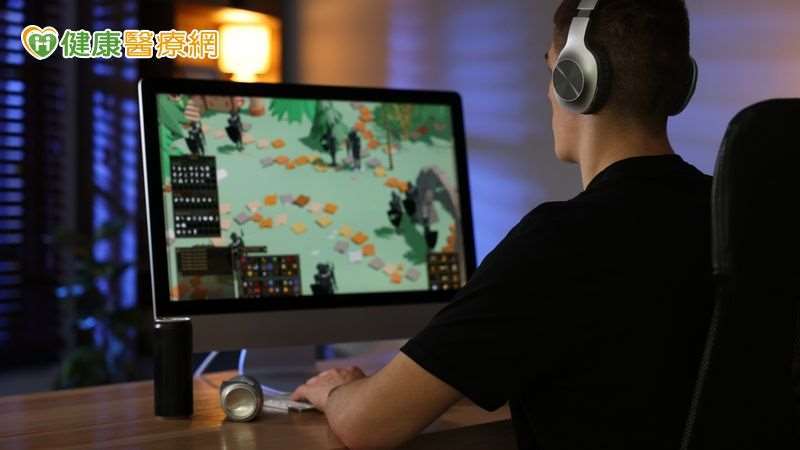 Sau kỳ nghỉ hè, số lượng thanh thiếu niên đến bệnh viện điều trị chứng “nghiện internet” tăng 10%