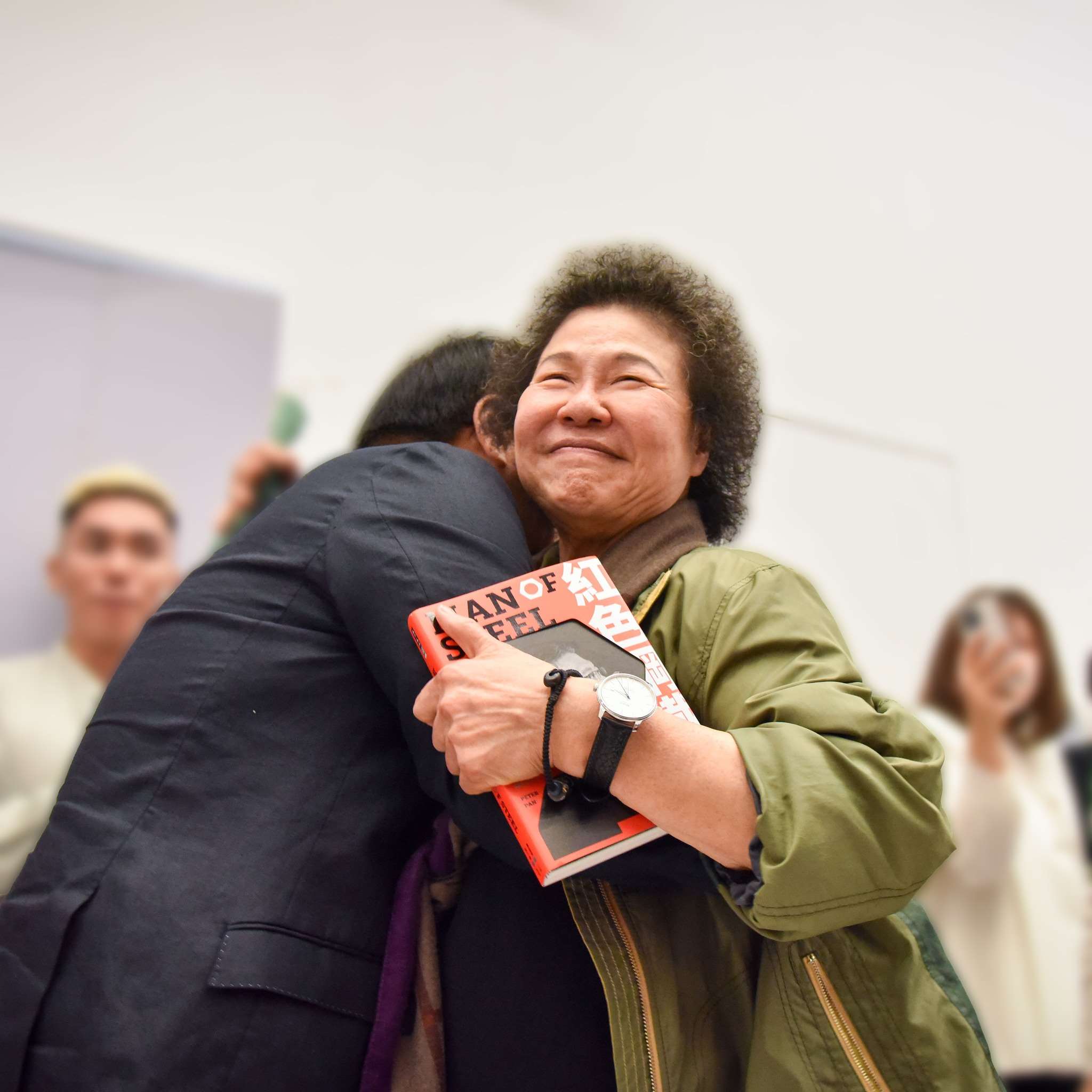 Tổng Thư ký Phủ Tổng thống Phan Mạnh An đăng bài trên Facebook cho biết, trong thời gian này, bà Trần Cúc vì sức khỏe không tốt nên xin nghỉ phép, nhưng lại phải đối mặt với vô số lời bôi nhọ và công kích chính trị, điều này khiến ông vô cùng xót xa. (Ảnh: FB Phan Mạnh An)