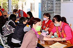 Đài Nam thực hiện chương trình "Bệnh viện lưu động – Khám sức khỏe toàn dân", tăng cường ý thức về y học phòng ngừa của người dân. (Ảnh: CNA)