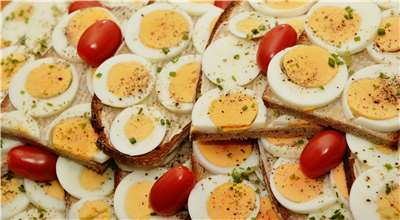 Protein không phải cứ ăn càng nhiều càng tốt, quan trọng là phải ăn đúng cách (Ảnh minh họa: Pixabay)