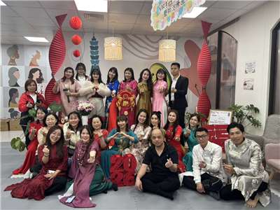 Tiệc tất niên dành cho cộng đồng người Việt tại Trung tâm Phục Vụ Tư Vấn Phụ Nữ Và Trẻ Em Người Nước Ngoài #Wo_Space (ảnh: #Wo_Space cung cấp)